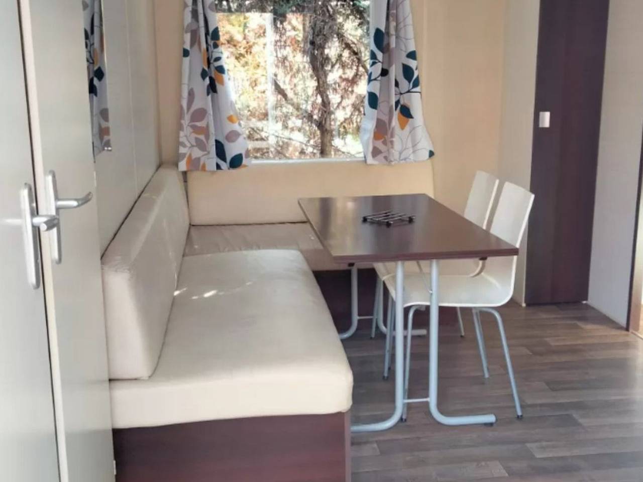 Mobil-Home 2 Chambres avec Terrasse in Vielmur-sur-Agout, Région de Castres