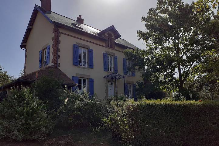 Vacation rental for 10 people, with Terrace and Yard in Bourgogne