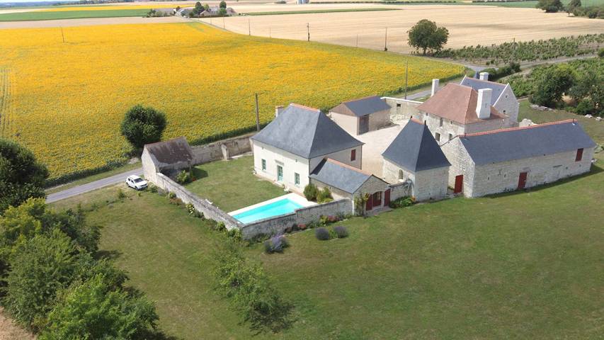 Gîte pour 6 personnes, avec piscine et jardin à Ligré - 3