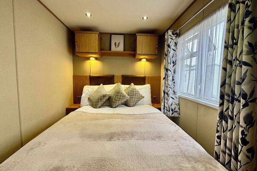 Beach Coast Getaway in South Devon! Hill Views and on site entertainment, in Bigbury-on-Sea, Bigbury on Sea