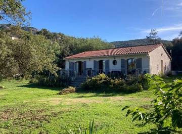 Gîte pour 8 personnes, avec jardin et terrasse à Belvédère-Campomoro
