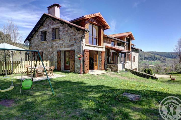 Gîte pour 4 personnes, avec Terrasse et Jardin