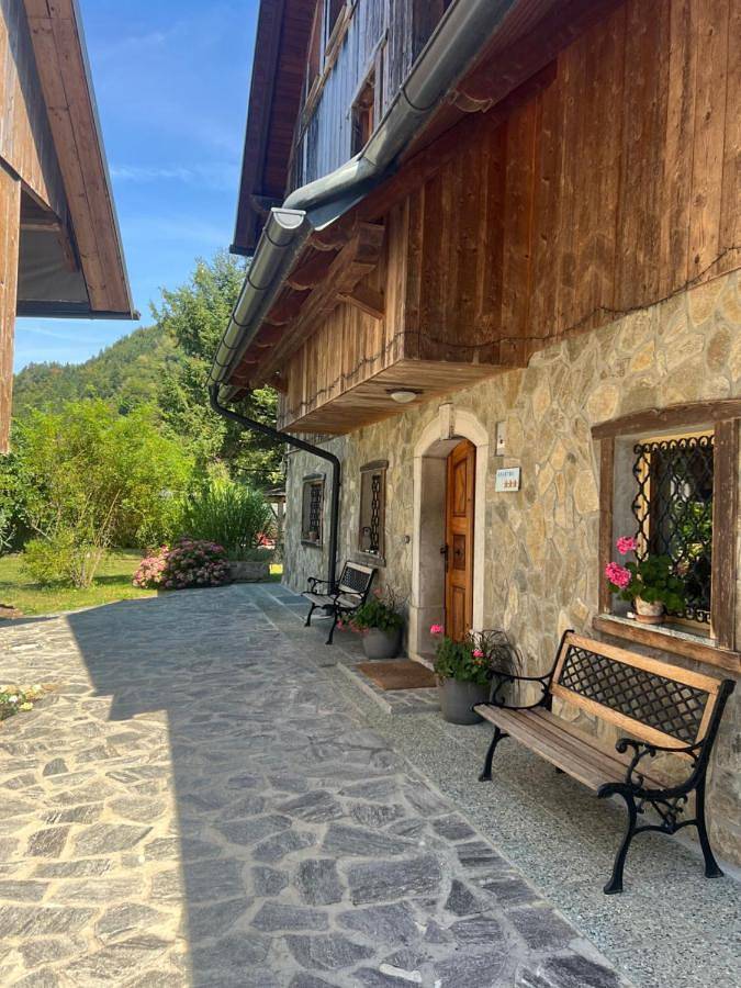 Ferienwohnung für 2 Personen, mit Terrasse und Garten sowie Ausblick in Bled