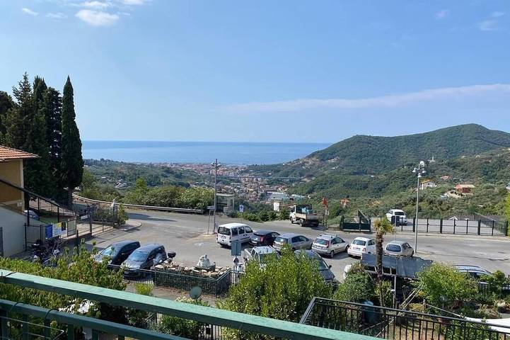 Location de vacances pour 4 personnes, avec balcon à Leivi