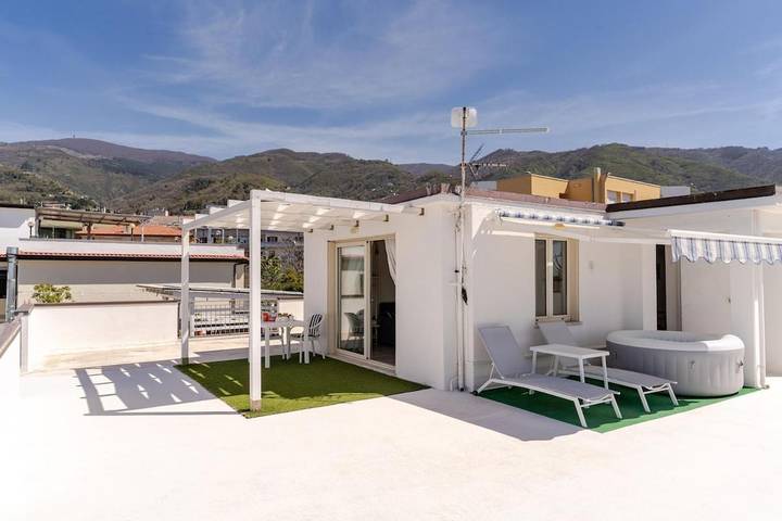 Gîte pour 3 personnes, avec Jacuzzi et Terrasse ainsi que Piscine et Vue à Paola - 3