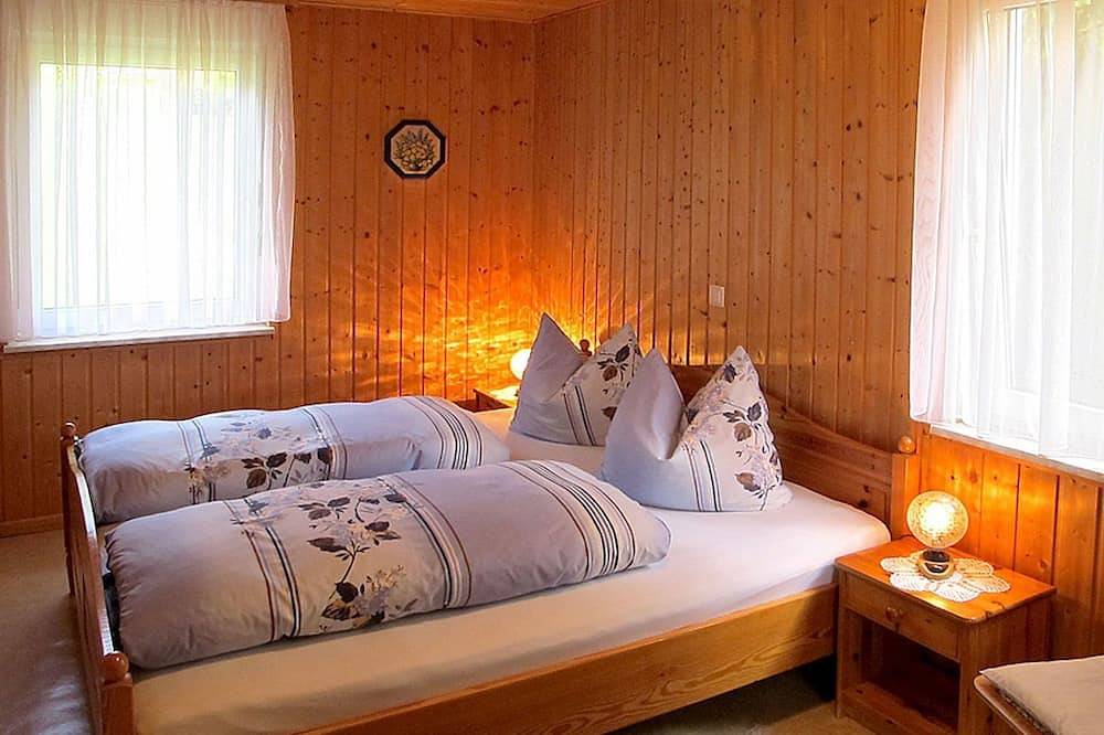 Schöne Wohnung in einem Ferienhaus für 4 Personen mit  W-Lan, Tv und Innenhof in Steinbach-Hallenberg, Rennsteig