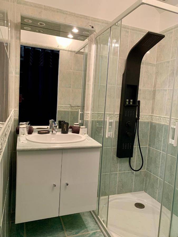 Chambre d’hôte pour 2 personnes, avec jardin ainsi que piscine et jacuzzi à Martigues - 4