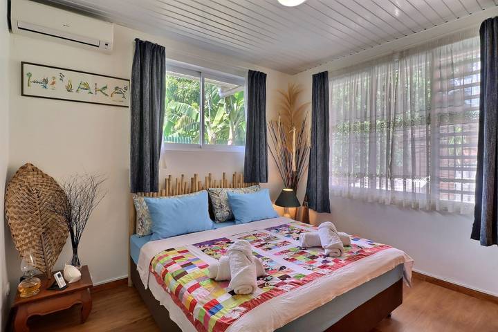 Chambre pour 2 personnes, avec jardin et piscine dans Tahiti