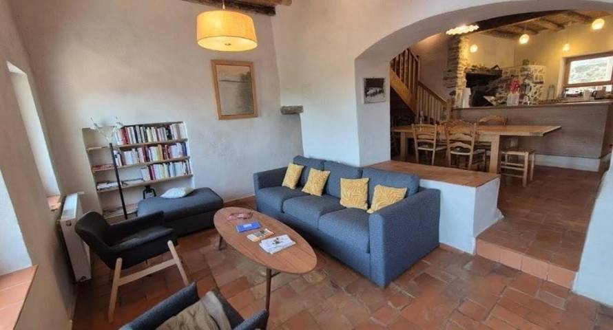 Location de vacances pour 8 personnes, avec jardin ainsi que terrasse et vue à Saint-Roman-de-Codières