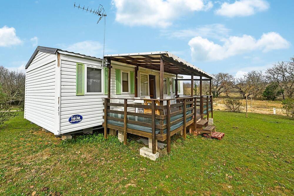 Increíble casa de 3 dormitorios en. in Barjac, Región de Alès