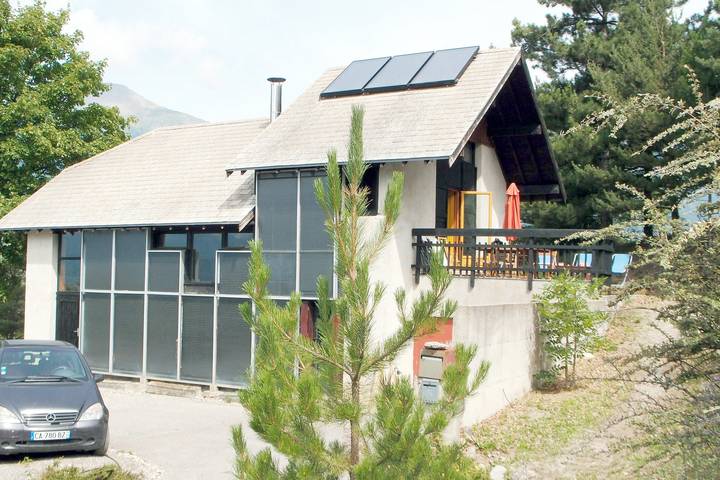 Maison de vacances pour 12 personnes, avec bassin pour enfant ainsi que vue sur le lac et jardin, adapté aux familles dans Hautes-Alpe - 2