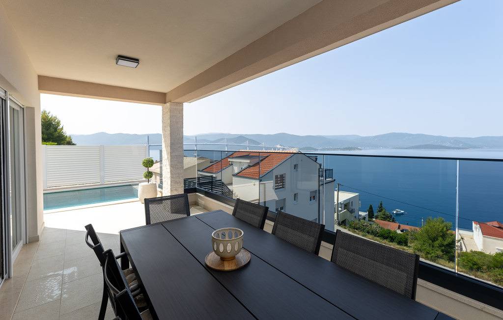 Villa Sole Komarna by Villas Guide in Komarna, Dubrovnik-Neretva