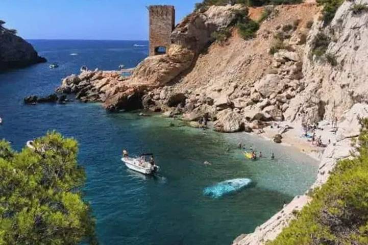 Gîte pour 4 personnes, avec jardin à Ensuès-la-Redonne - 4