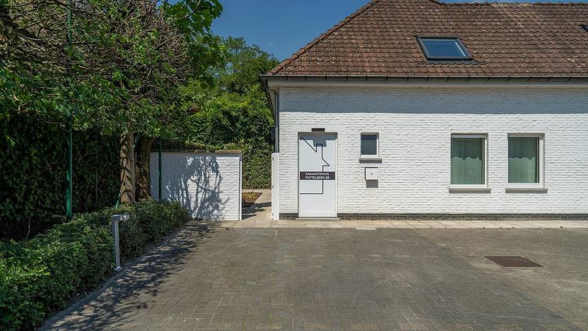 Maison de vacances pour 10 personnes, avec piscine et sauna ainsi que jardin et terrasse