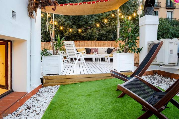 Villa pour 15 personnes, avec terrasse à Barcelone - 2