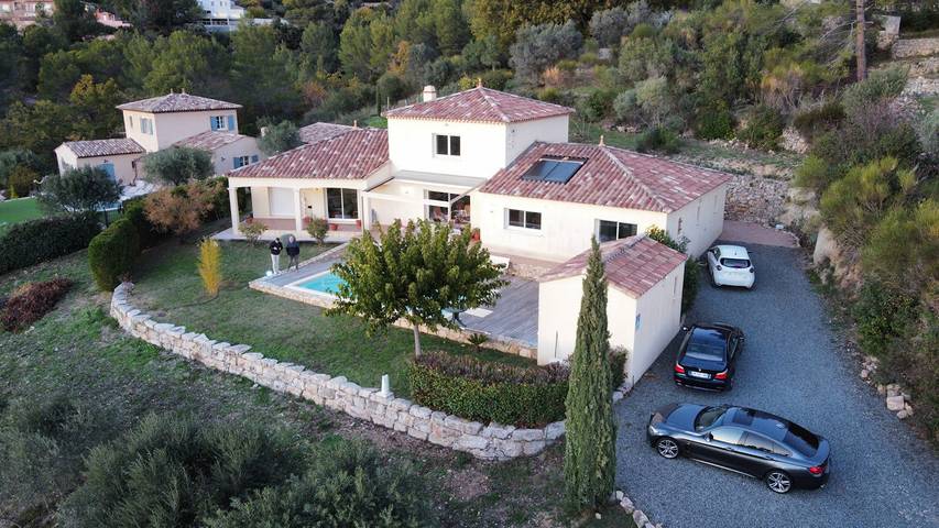 Chambre d’hôte pour 2 personnes, avec piscine à Draguignan