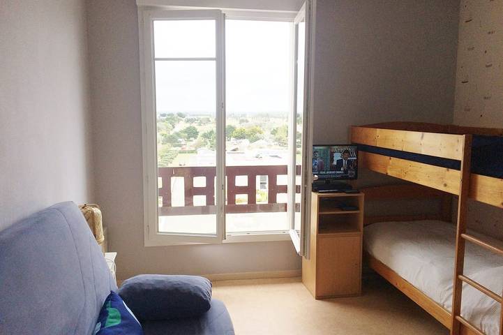 Gîte pour 4 personnes, avec balcon ainsi que piscine et jacuzzi à Donville-les-Bains - 3