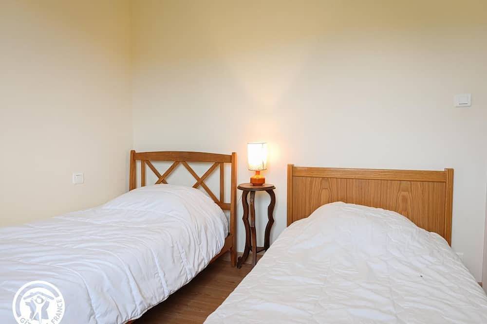 Le Bourg - Tour-De-Faure in Tour-de-Faure, Causses du Quercy Regional Nature Park