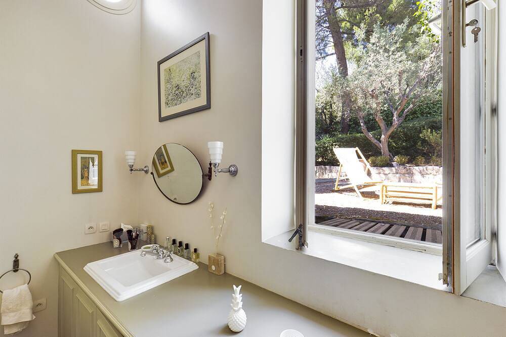 Ferienhaus-Eigenes Badezimmer-Komfort in Maussane-les-Alpilles, Arles und Umgebung
