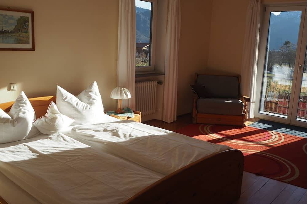 Ferienhaus mit 2 Schlafzimmer, Terrasse und Balkon, 150 m² in Inzell, Bayerische Alpen