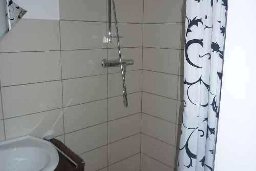 Ganze Wohnung, Helle Ferienwohnung (40 qm) für maximal zwei Personen in Deiningen, Bayerisch Schwaben