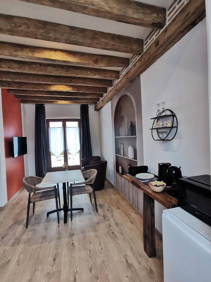 Location de vacances pour 2 personnes, avec Terrasse et Jardin ainsi que Piscine et Vue à Marcilly-en-Gault - 3