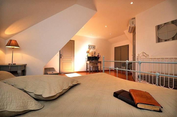 Gîte pour 2 personnes, avec terrasse à Perpezac-le-Noir - 2