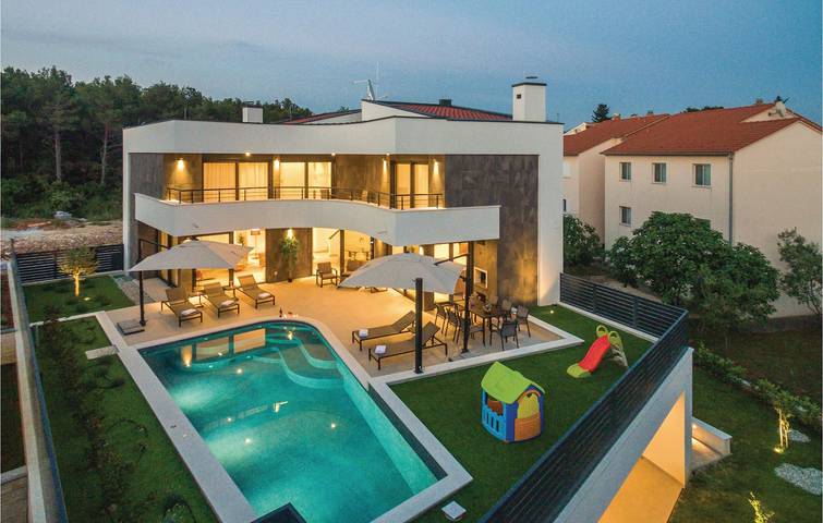 Acogedor apartamento de 305 m² con piscina, wifi y acceso a la playa: ¡la escapada perfecta! in Biograd na Moru, Region de Zadar