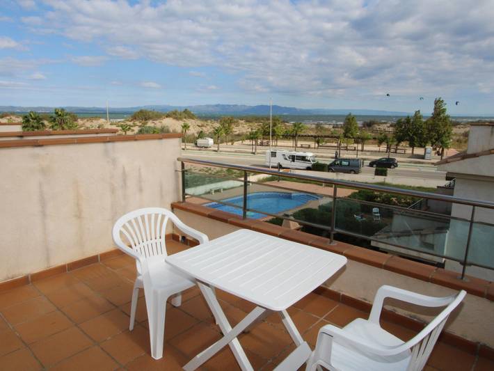 Ideal für Ihre Ferien am Meer mit Gemeinschaftspool, optionaler Klimaanlage, Wlan, haustierfreundlich in Platja de Riumar (Deltebre), Riumar