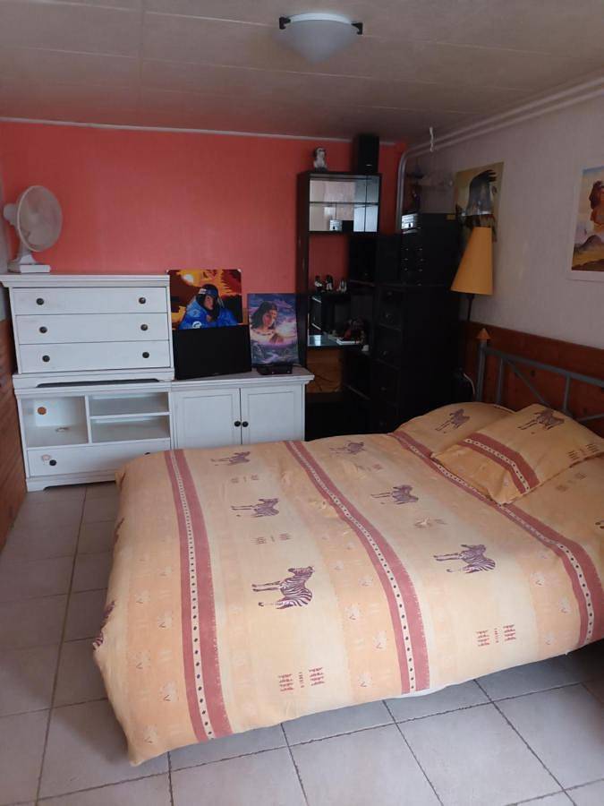 Chambre d’hôte pour 2 personnes, avec vue et jardin à Lempdes