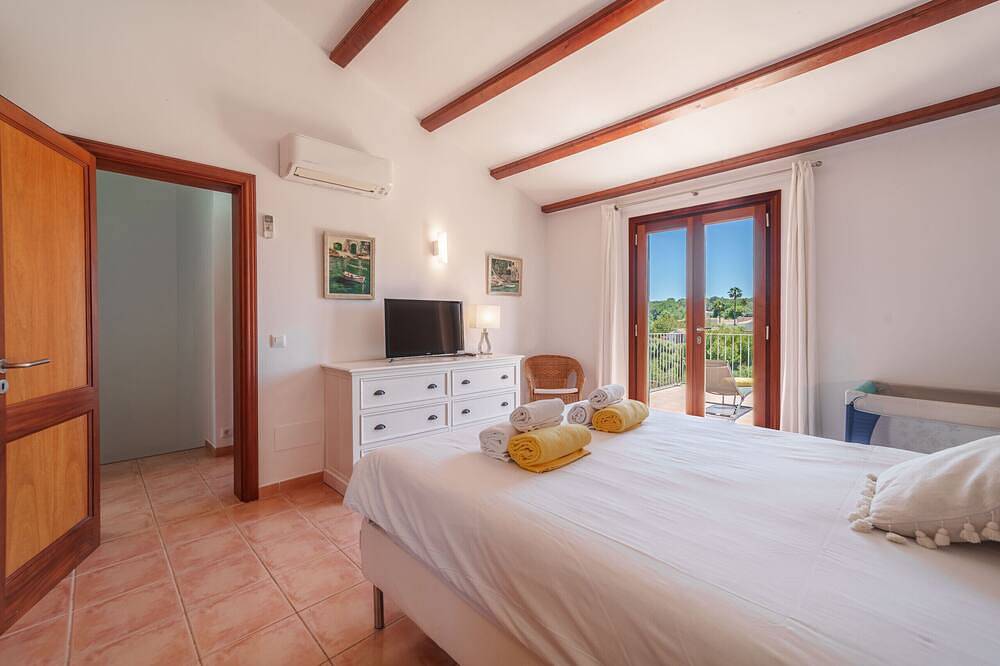 Casa Goldi Haus 350mtr to the beach for 4 people in Cala Romantica, Manacor