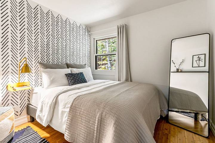 Log cabin for 8 people, with yard and hot tub, with pets in Catskill Mountains