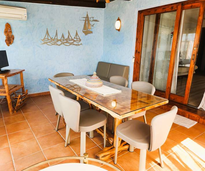 Villa 'Maffy' con vista mare, Wi-Fi e aria condizionata in Baja Sardinia, Arzachena