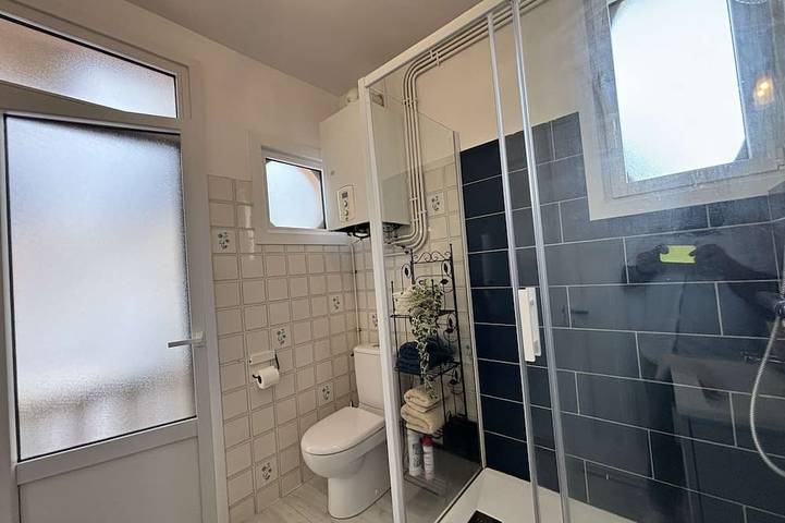 Entire apartment, Intermezzo - 1 bedroom - Terrace in Châtel-Guyon, Volcans d'Auvergne Regional Nature Park