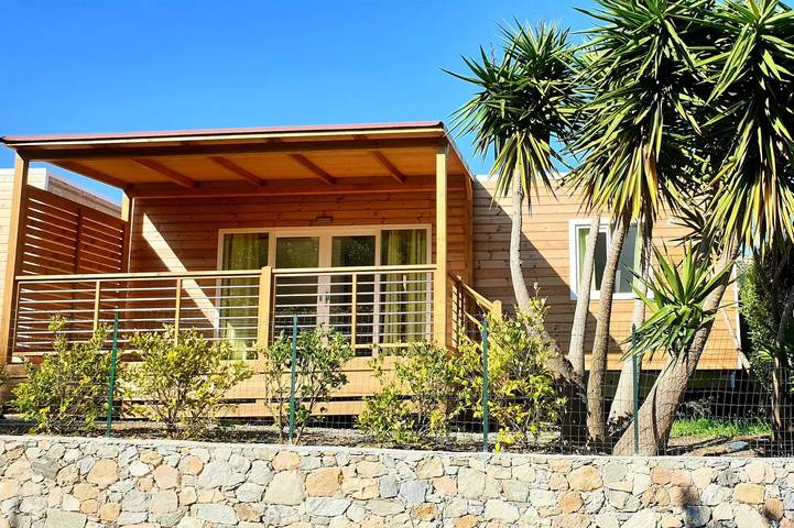 Mobile home for 4 people, with Terrace and Pool in Italy