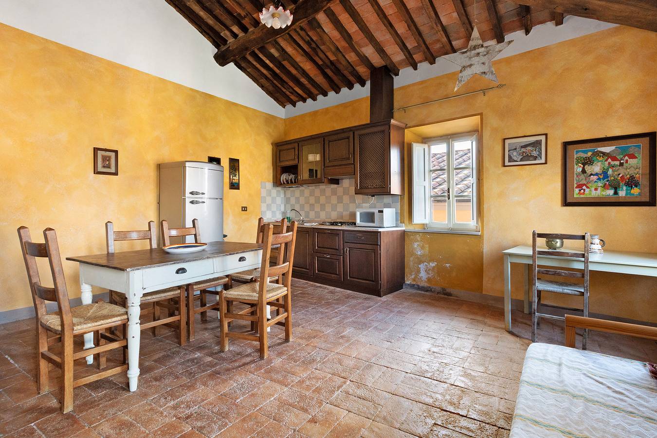 Geheel appartement, Appartement 'Appartamento Vescovo' met gedeeld zwembad en gedeelde tuin  in Massarosa, Italiaanse Rivièra