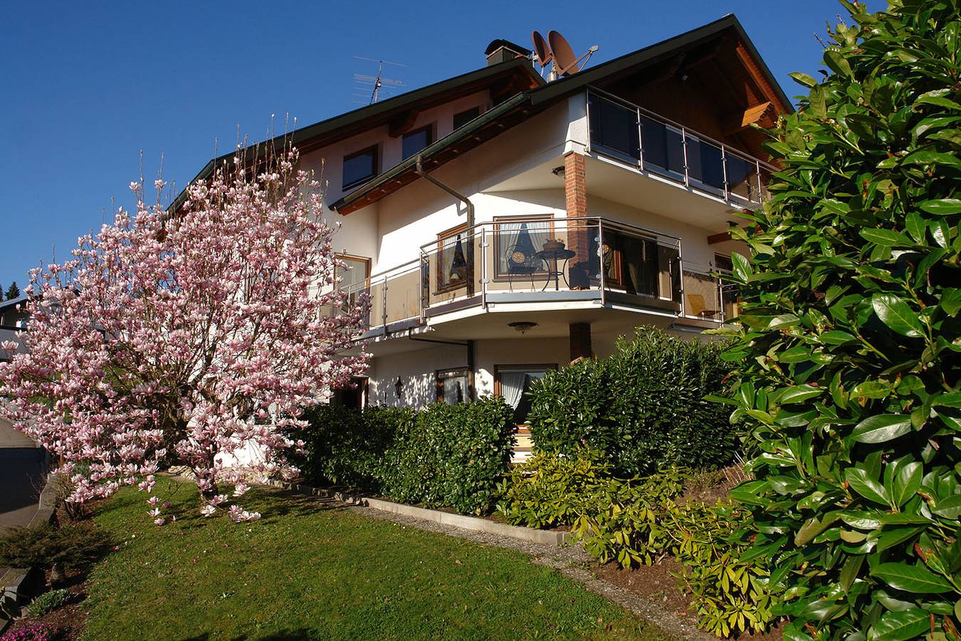 Apartamento vacacional entero, Schwarzwälder Ferienwohnungen - Haus Sonnhalde - Whg. 3 Puppenstübchen, 50qm, 1 Schlafraum, 1 Wohn-/Schlafraum, Wc und Dusche und Bad in Seelbach, Selva Negra Central