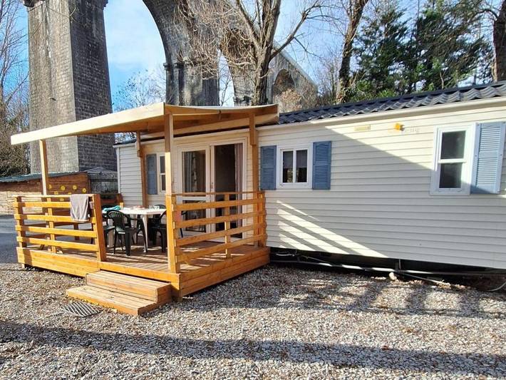 Camping pour 6 personnes, avec terrasse et piscine - 1