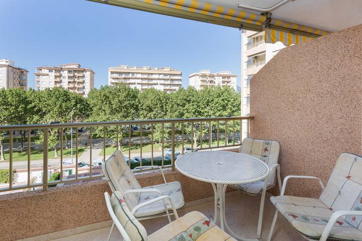 Apartamento entero, Apartamento "Jardín X" cerca del mar con piscina compartida y Wi-Fi in Playa de Gandía, Costa de Valencia