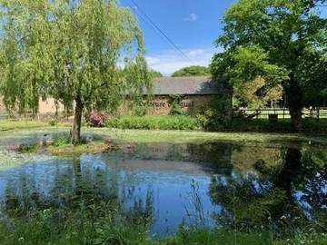 Chambre d’hôte pour 10 personnes, avec jardin, animaux acceptés à Hédé-Bazouges