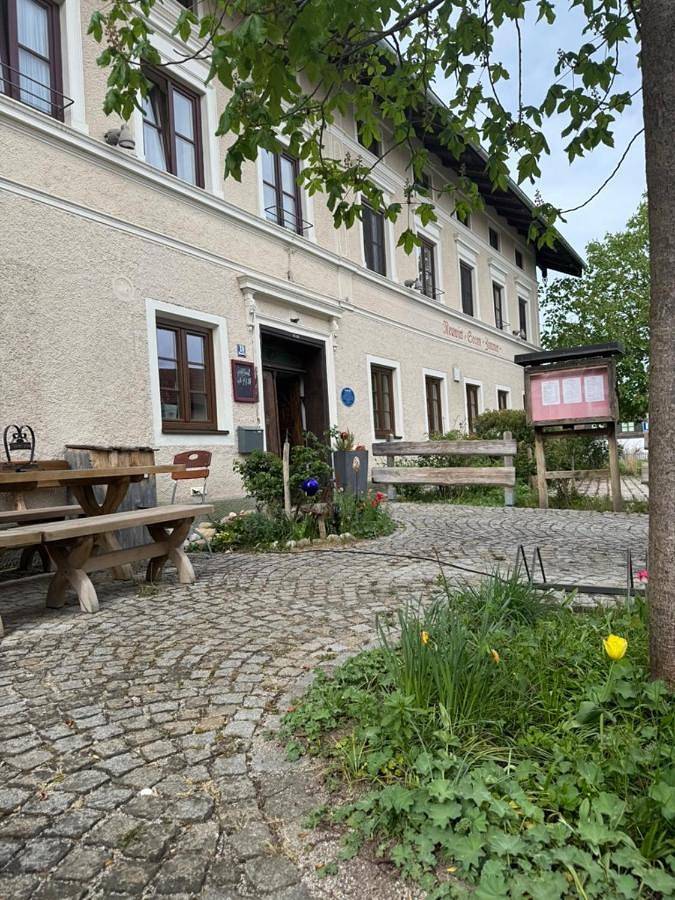 Landgasthof Neuwirt Seeon in Seeon, Seebruck