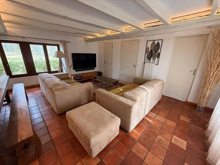 Location de vacances pour 12 personnes, avec vue sur le lac et vue ainsi que piscine et jardin, adapté aux familles à La Chapelle-Aubareil - 4