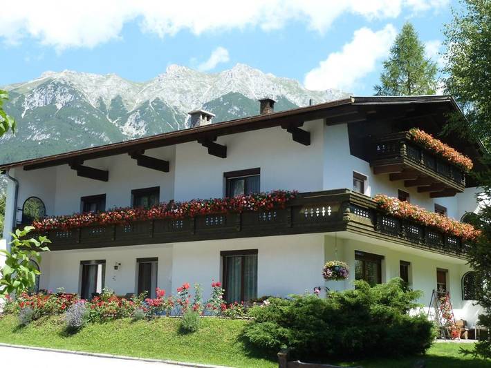 BnB für 2 Personen, mit Terrasse und Garten sowie Ausblick in Leutasch