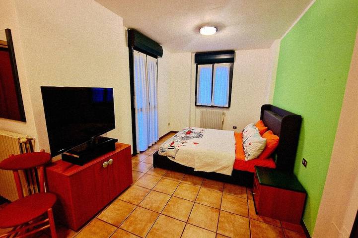 Appartamento intero, Bernina Stop & Go apartment - 30 steps to the red train in Tirano (borgo), Tirano