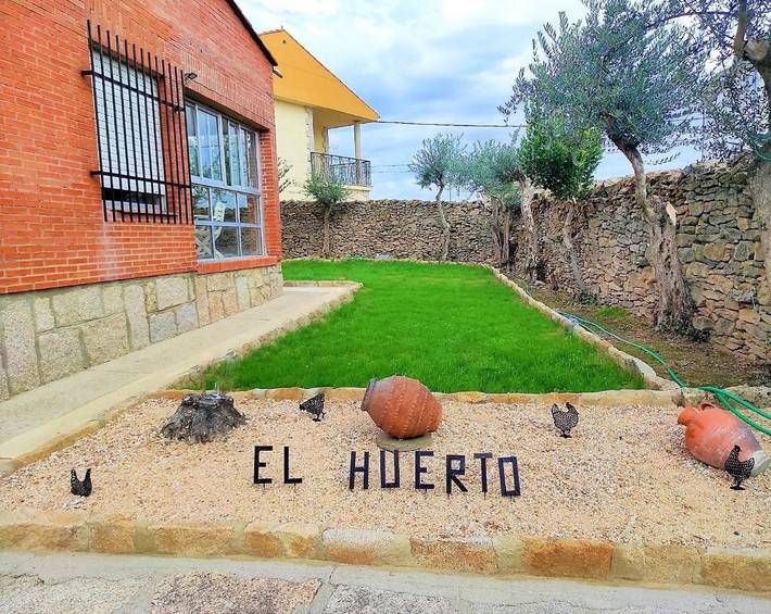 Casa rural para 9 personas, con vistas y jardín en El Abadengo