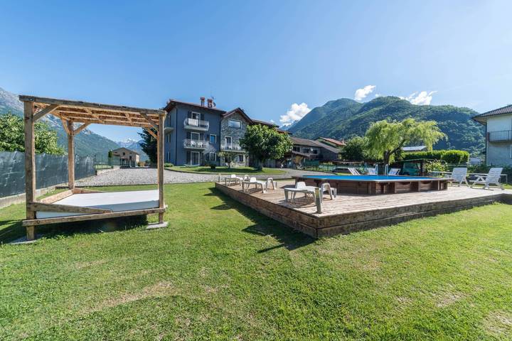 Ganze Wohnung, Bed & Breakfast 'Suite Onorio Lago di Como' mit Gemeinschaftspool, Garten und Wlan in Gemeinde Sorico, Bernina-Alpen
