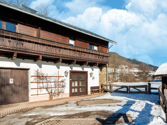 Ferienhaus für 12 Personen, mit Balkon und Terrasse sowie Garten und Sauna in Bruck an der Glocknerstraße