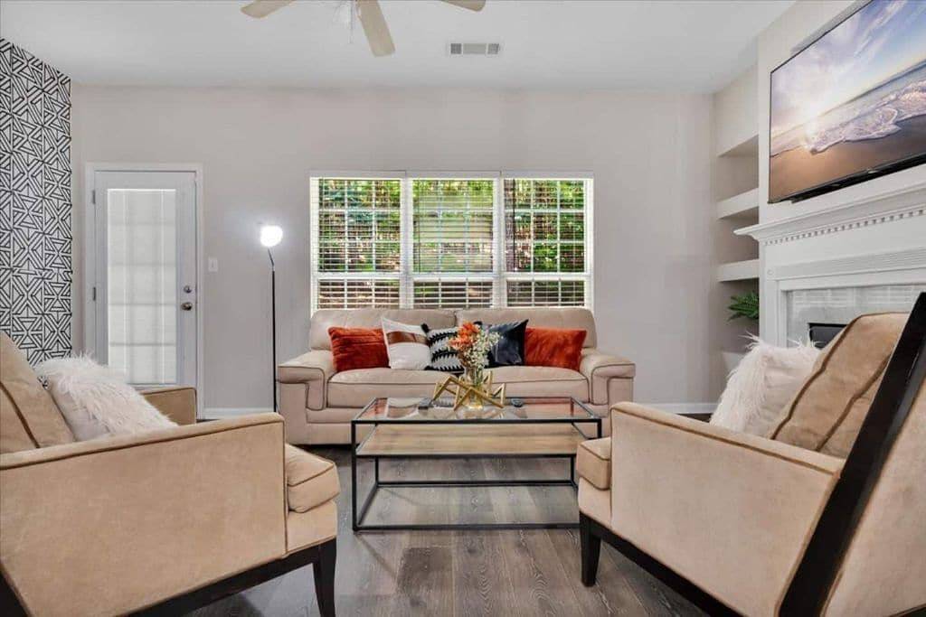 Nice cozy townhouse minutes from airport in East Point, Fulton County