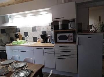 Gîte pour 8 personnes, avec terrasse à Tauves
