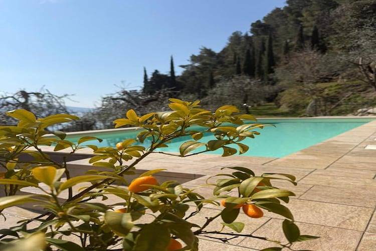 Appartement entier, Villa Gianna à Limone sul Garda in Limone sul Garda, Montagnes autour du lac de Garde